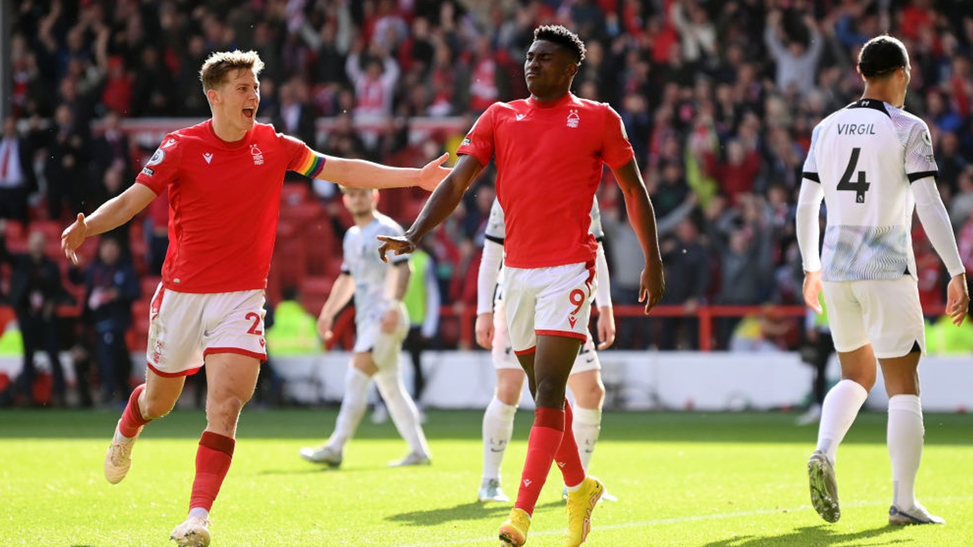 西效力的年 西效力的年